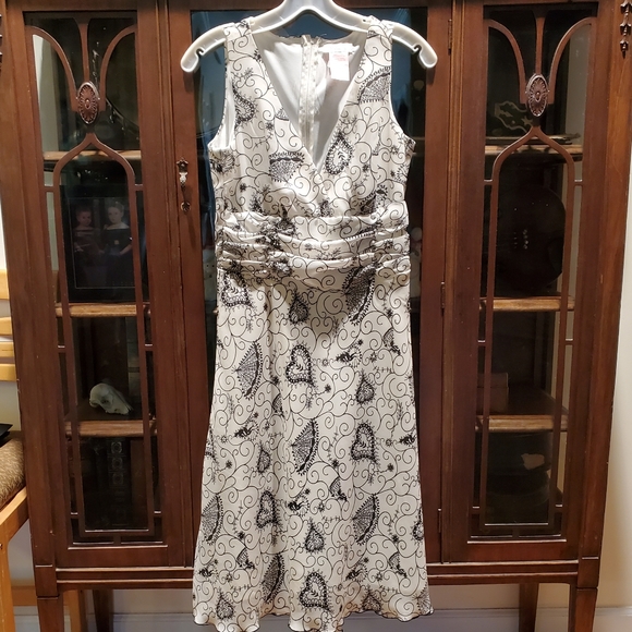 Beautifully flowing chiffon summer dress size 7 - Picture 4 of 5